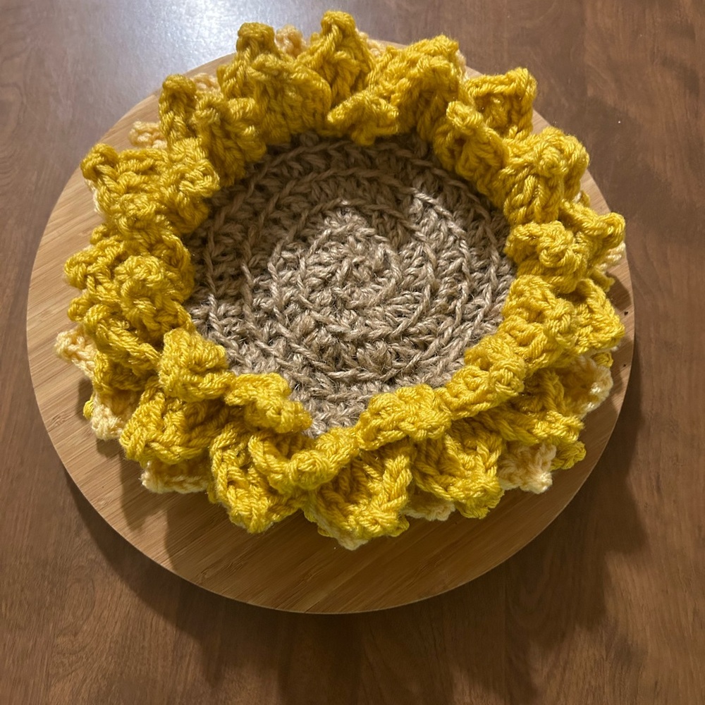 (2)Large Sunflower dollies - Picture 2 of 2